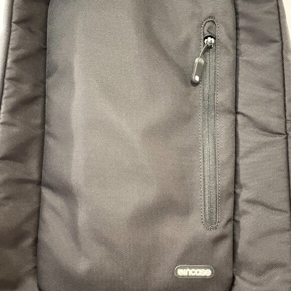 Incase sling laptop backpack - Picture 5 of 10